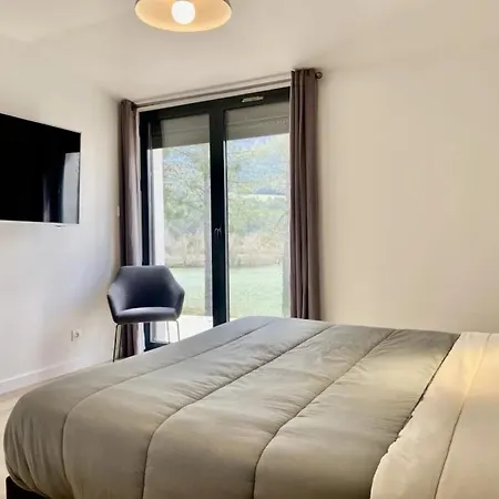 Кемпинг 4 Etoiles - Piscine - Ccbgccc 4*