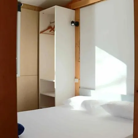 Кемпинг 4 Etoiles - Piscine - Ccbgccc 4*